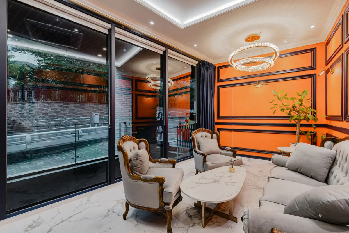 오렌지 클래식 럭셔리 라운지 인테리어